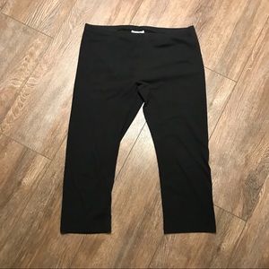 🦌Stretch Black Capri Leggings